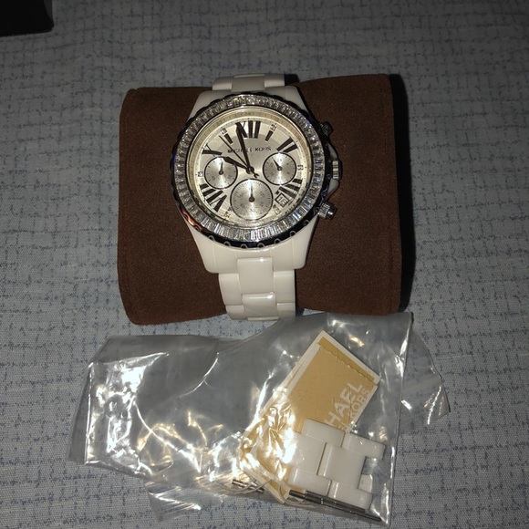 Michael Kors Watch - Picture 2 of 4